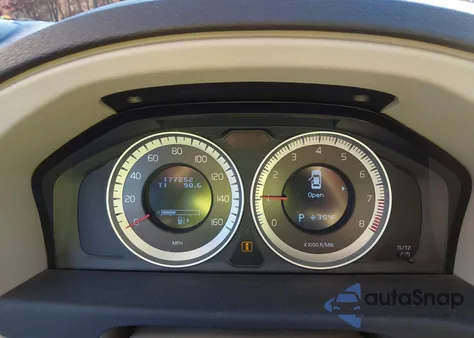 2011 Volvo S80 T6 z USA, uszkodzony, nr VIN YV1902AH5B1148420